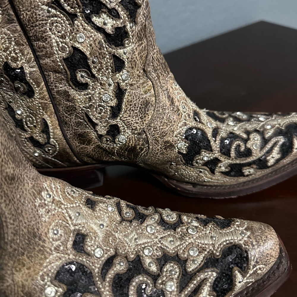 Corral Black and Tan Embroidered Boots - Picture 11 of 11